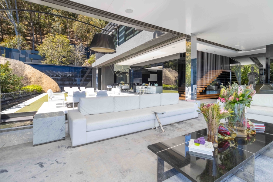 5 Bedroom Property for Sale in Clifton Western Cape